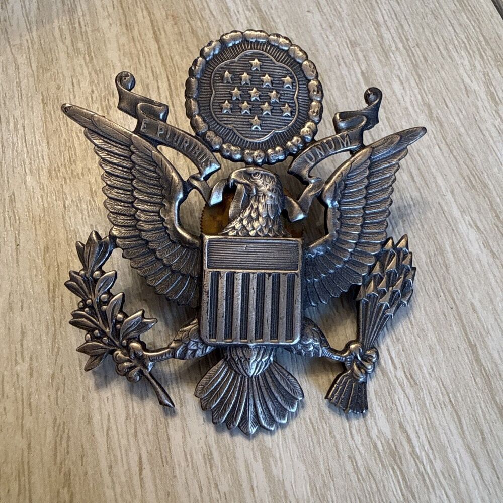 USAF WWII US Army Officer Visor Cap Insignia Screw Back Great Seal Eagle Badge